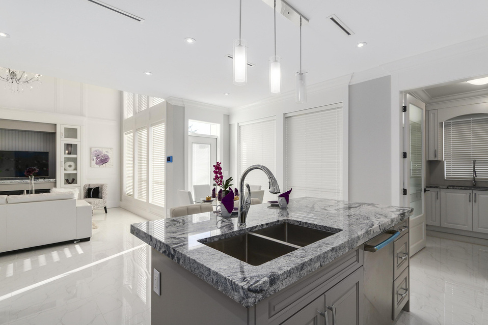 8760 Rosemary Avenue, Richmond, BC 12