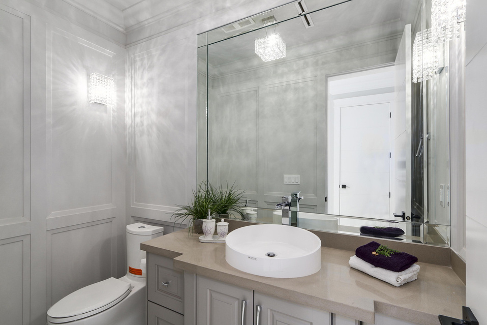 8760 Rosemary Avenue, Richmond, BC 11