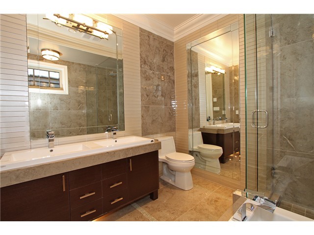 4539 Granville Ave, Richmond, BC 3