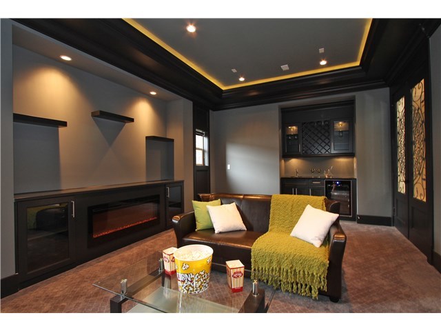 8271 Elsmore Road, Richmond, BC 11