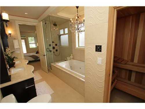 8828 MOORE Road, Richmond, B 3