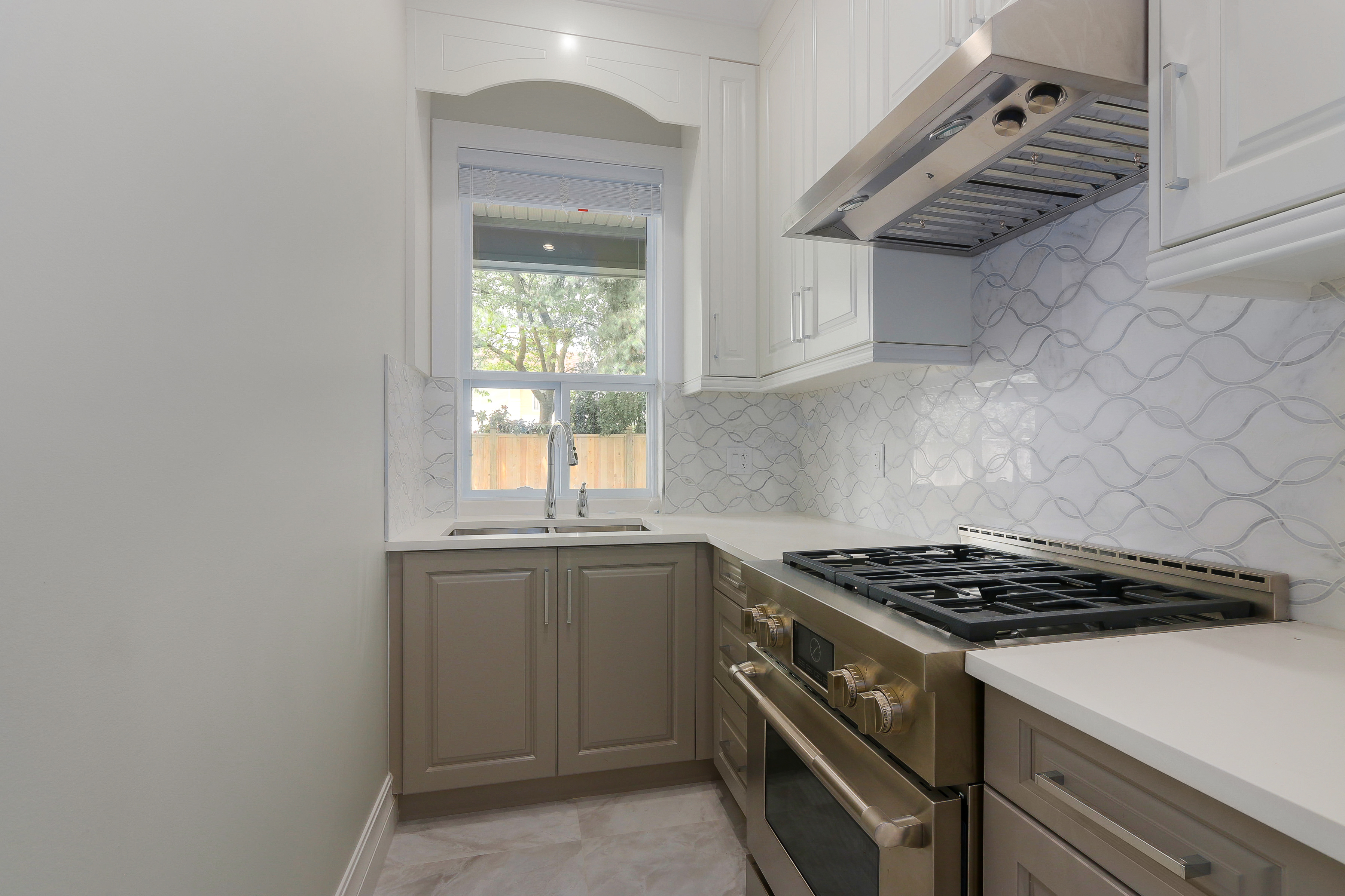 8431 Rosehill Drive 8