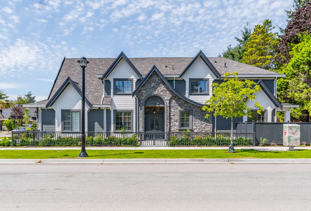 7451 Bridge Street, Richmond
