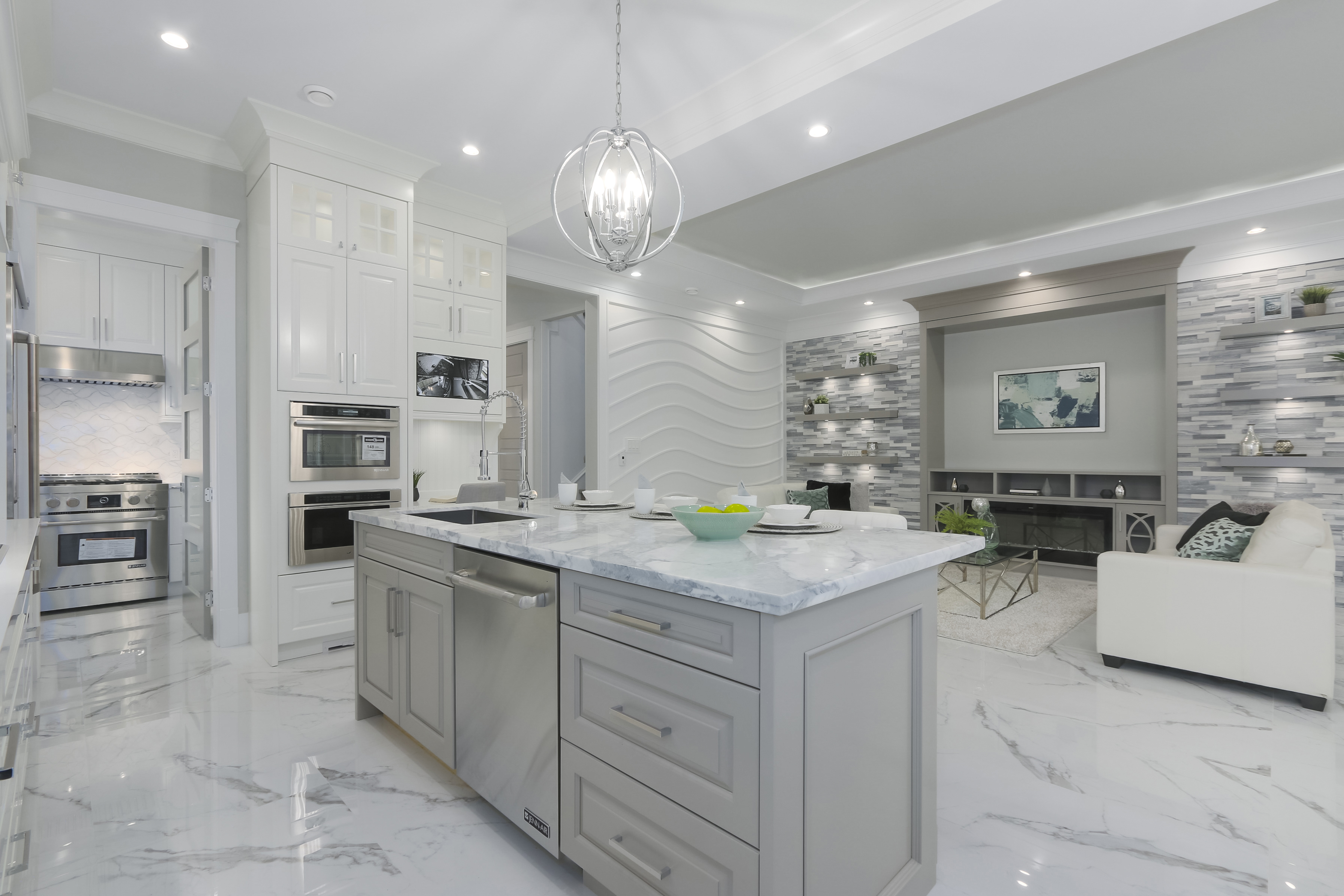 7528 ARMSTRONG STREET RICHMOND BC 6