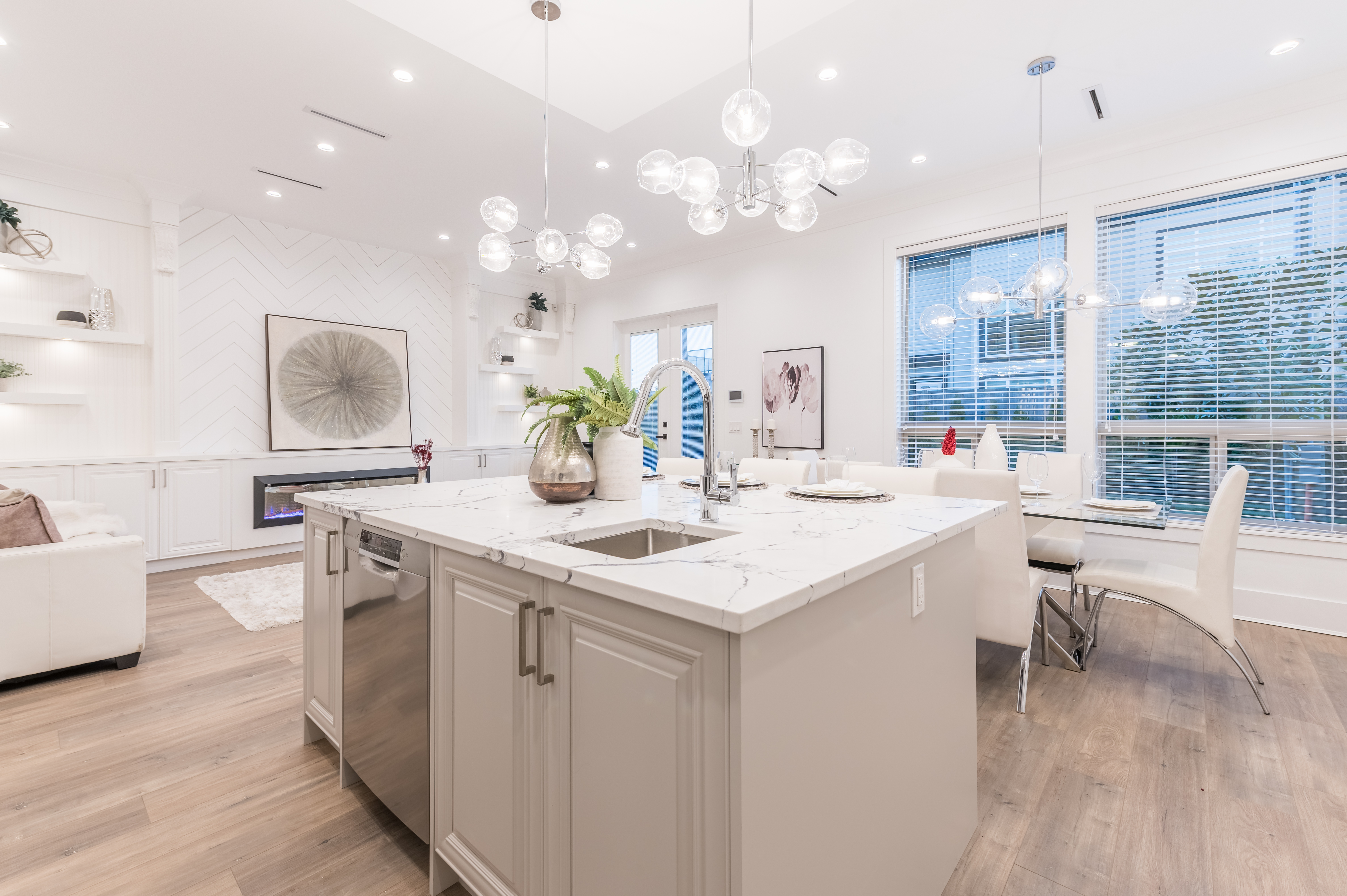 3280 BLUNDELL ROAD 12