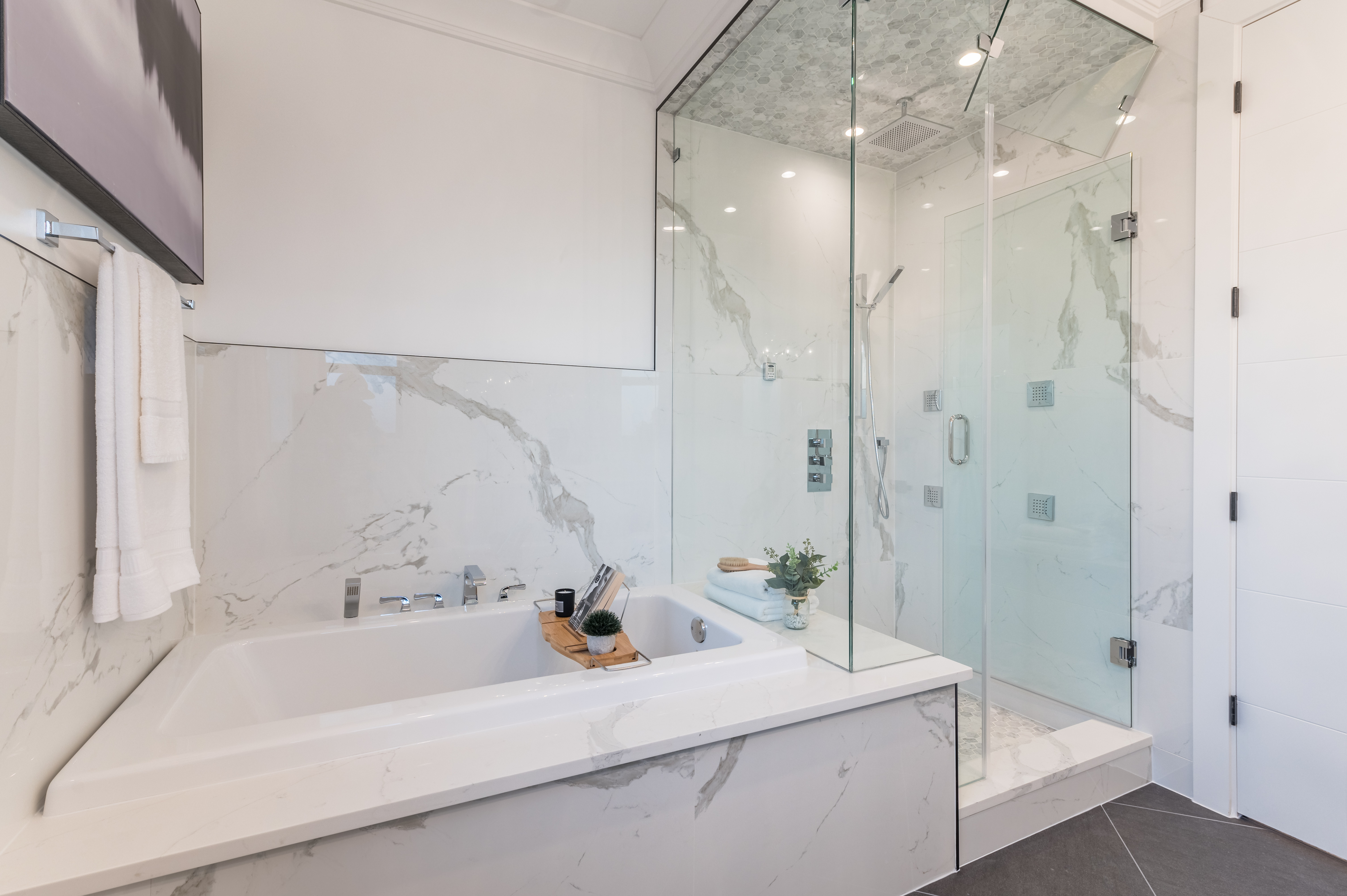 3280 BLUNDELL ROAD 24