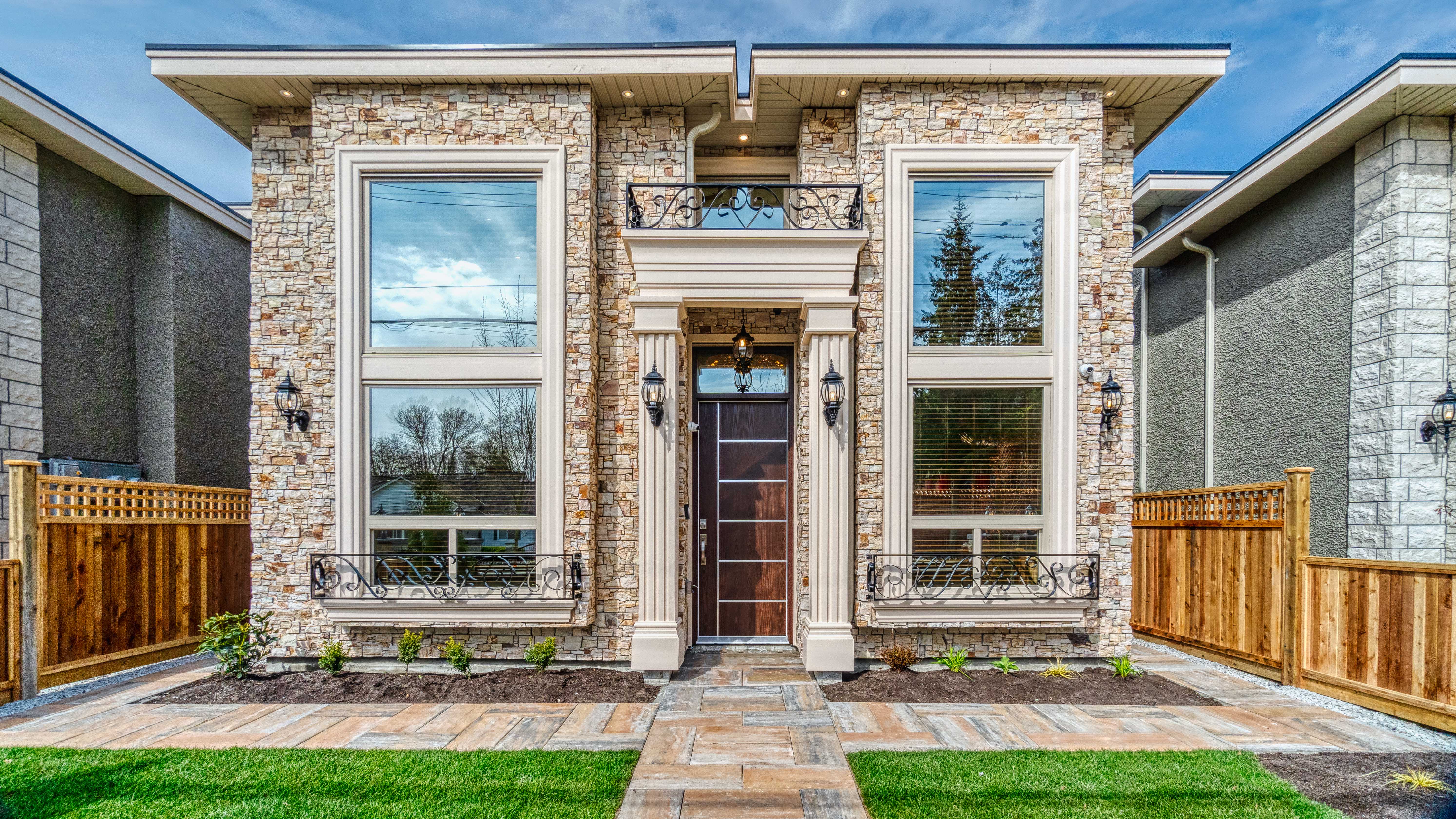 9075 STEVESTON HIGHWAY