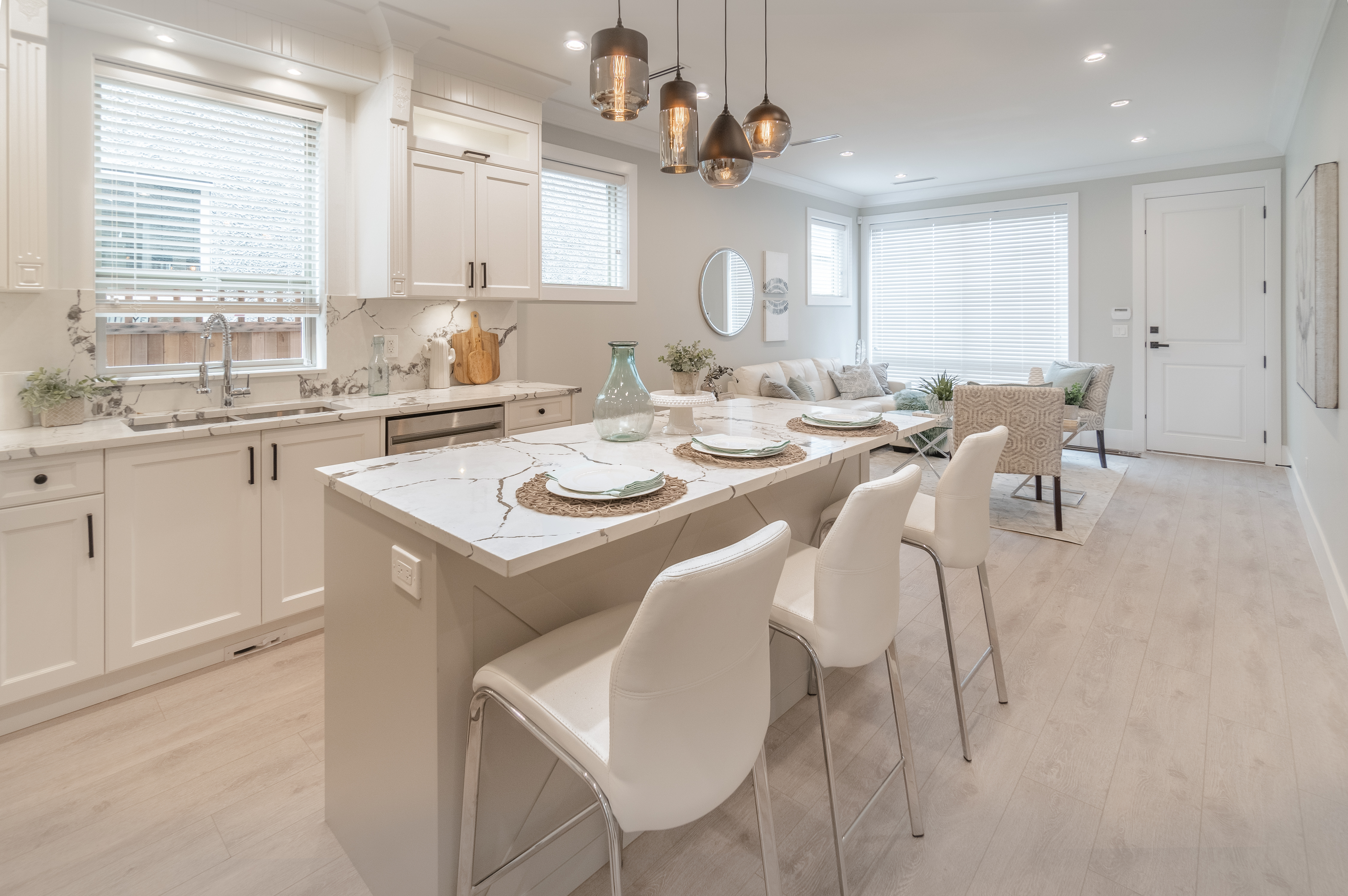9051 STEVESTON HIGHWAY 11