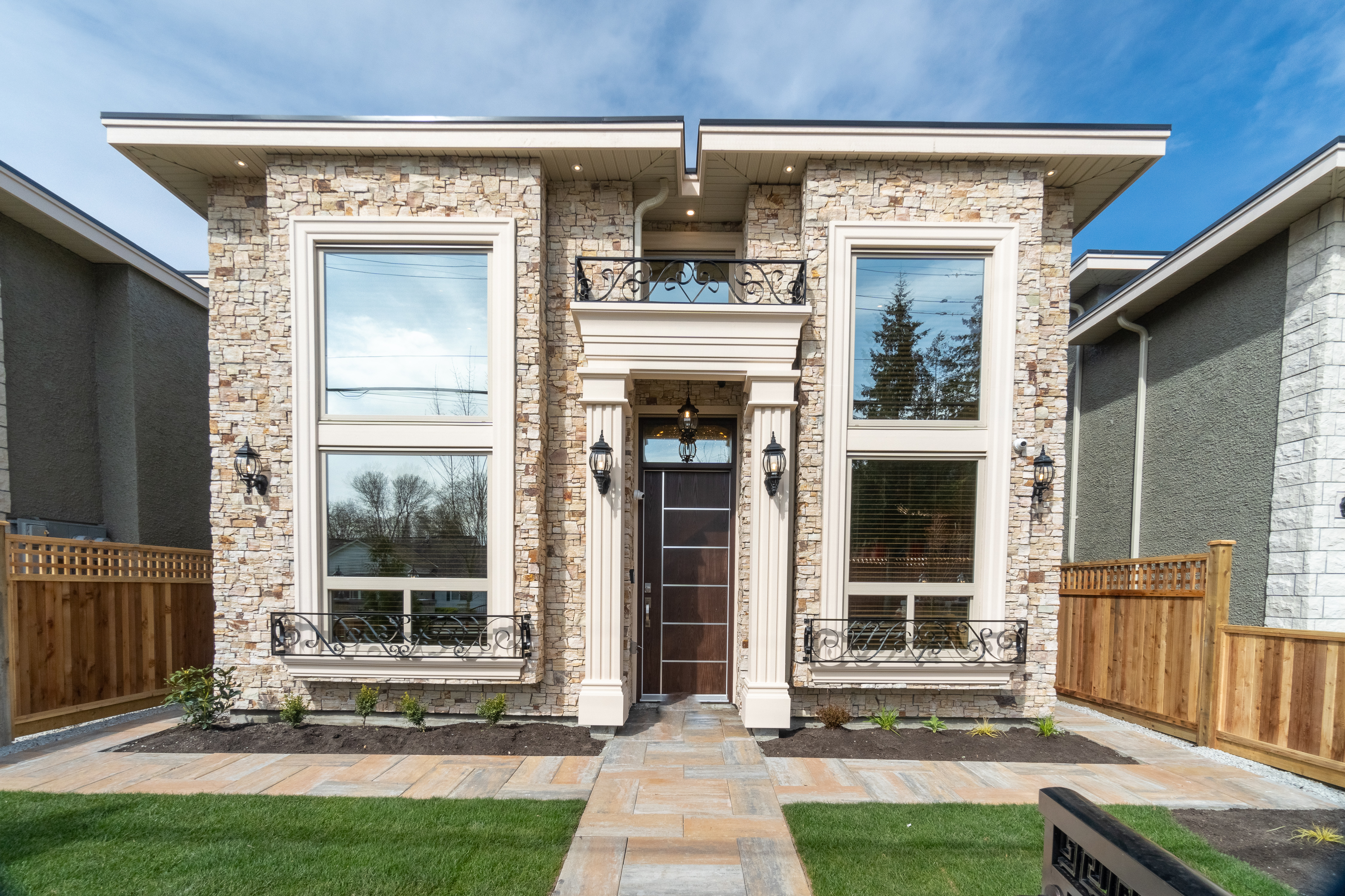 9055 STEVESTON HIGHWAY 2