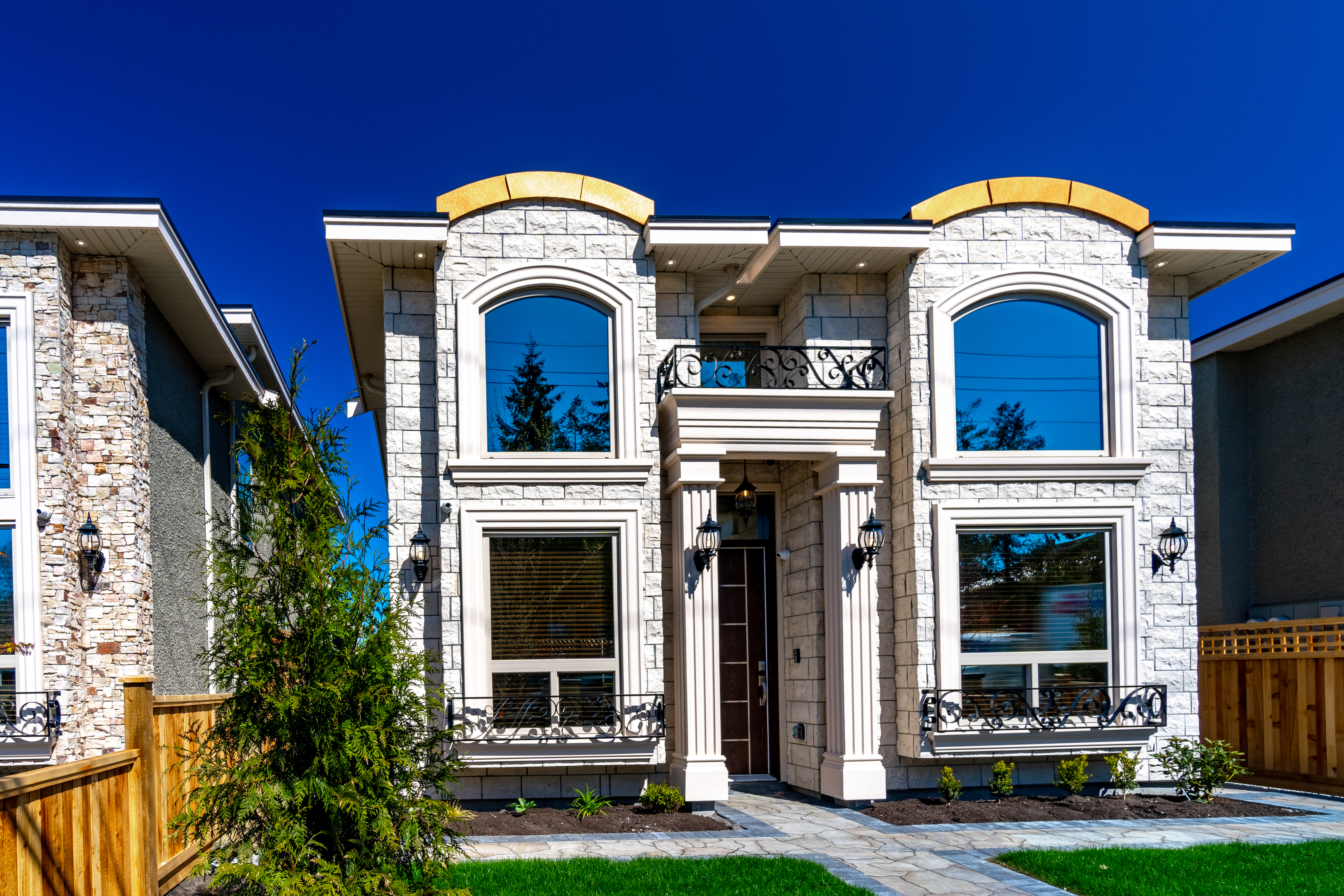 9051 STEVESTON HIGHWAY 2