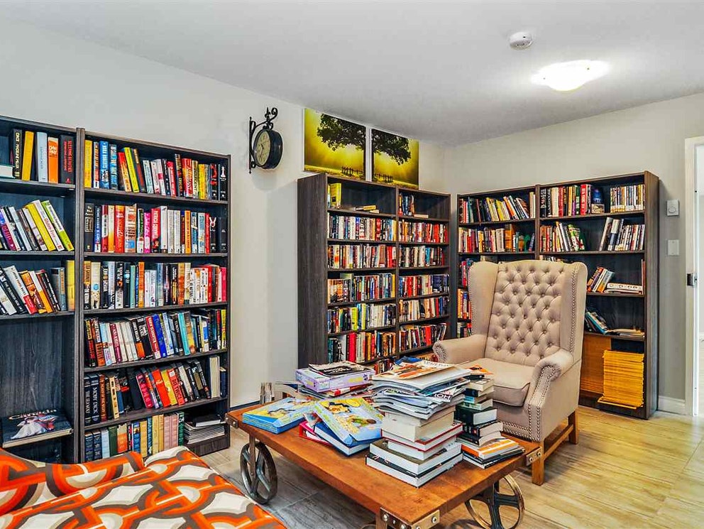 347 5660 201A STREET 15