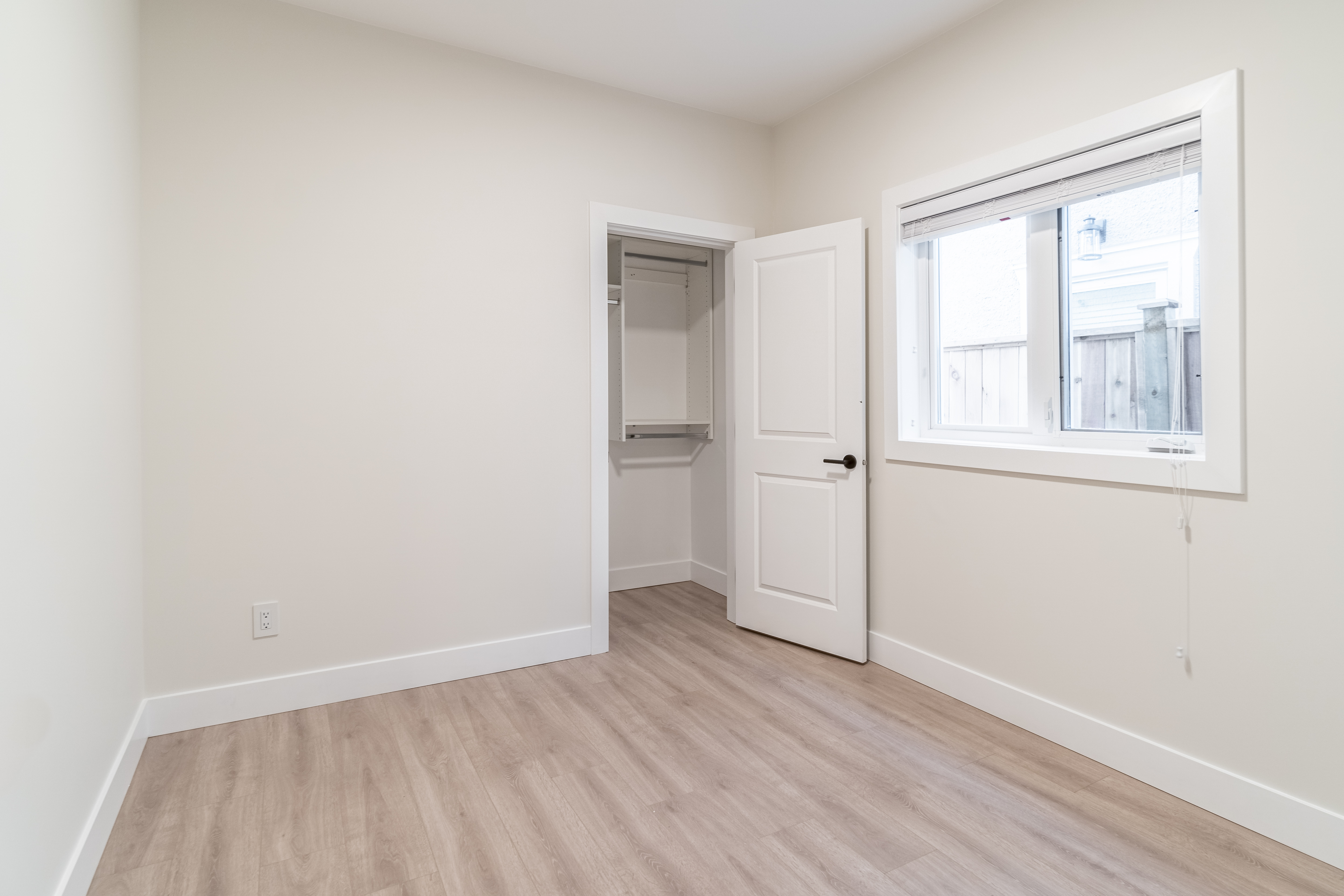 2280 Mclennan Ave 28