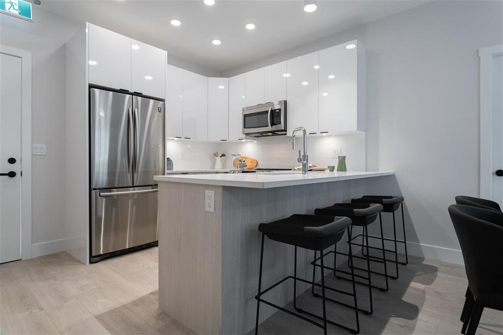 326 2360 LOGAN AVENUE, LANGLEY 3