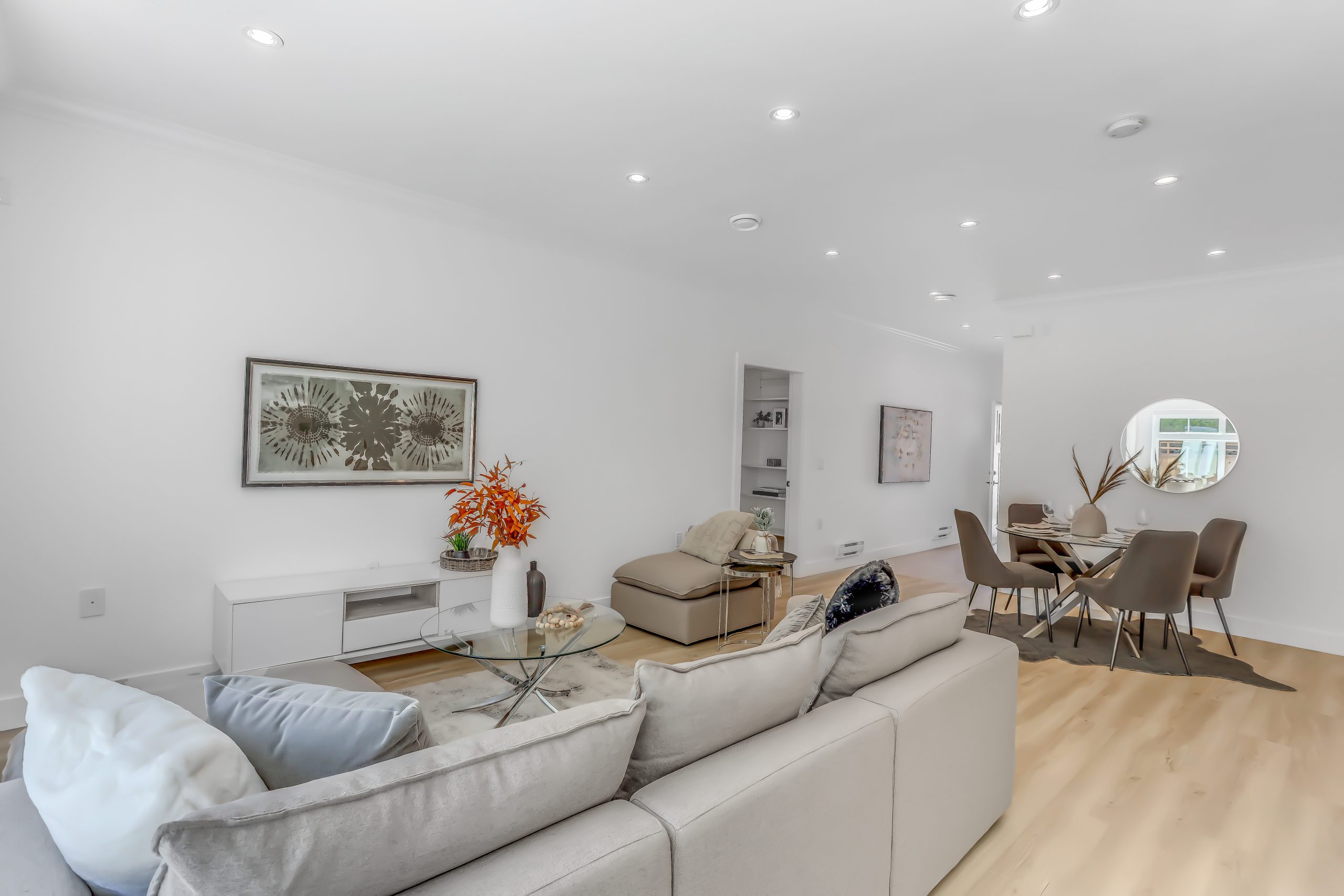 #1 - 8620 Railway Ave 9