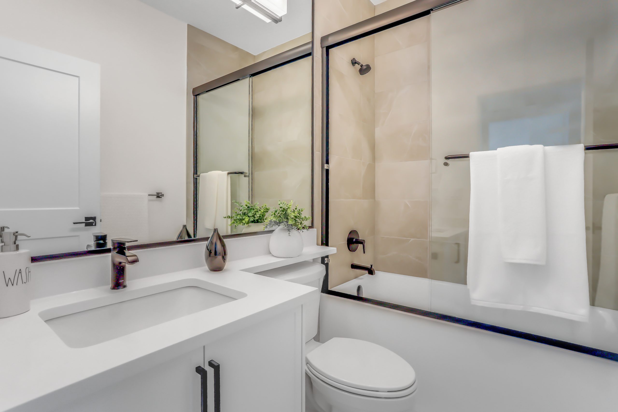 #1 - 8620 Railway Ave 4