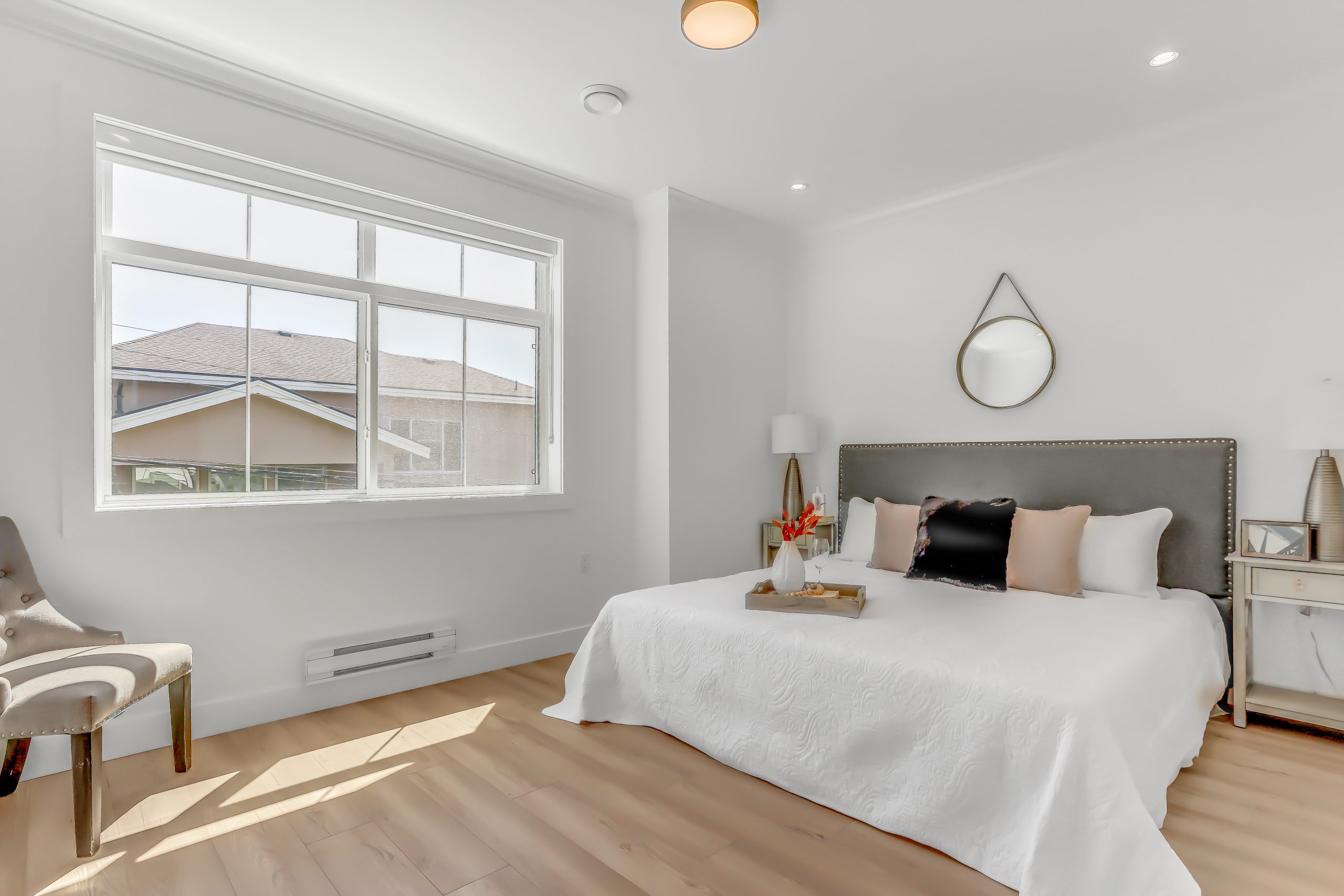 #1 - 8620 Railway Ave 3