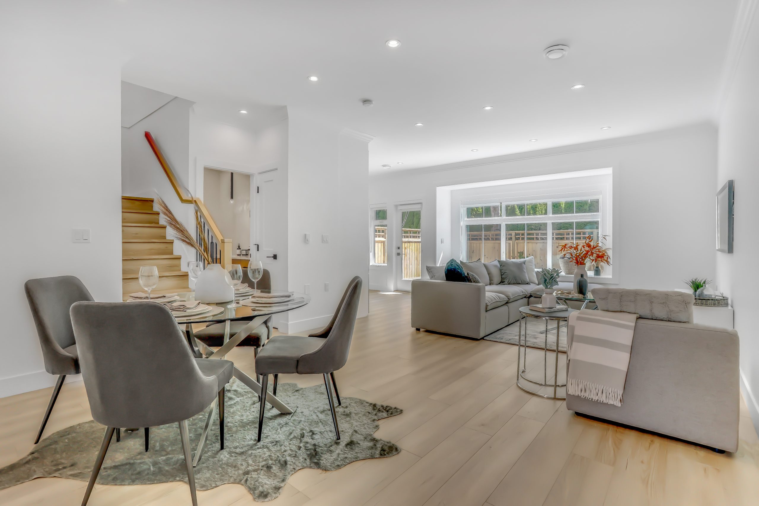 #1 - 8620 Railway Ave 12