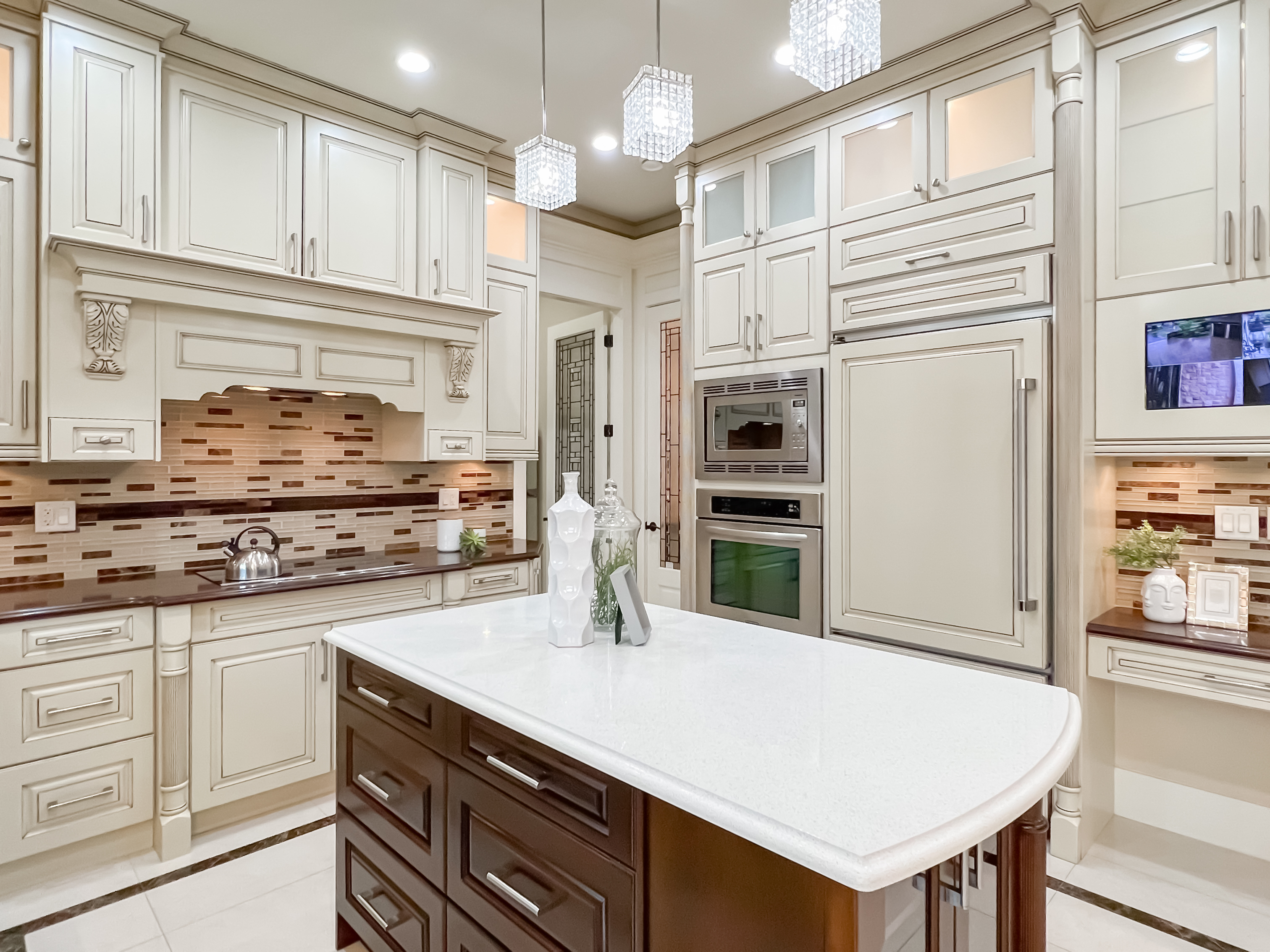 5651 CATHAY ROAD 14