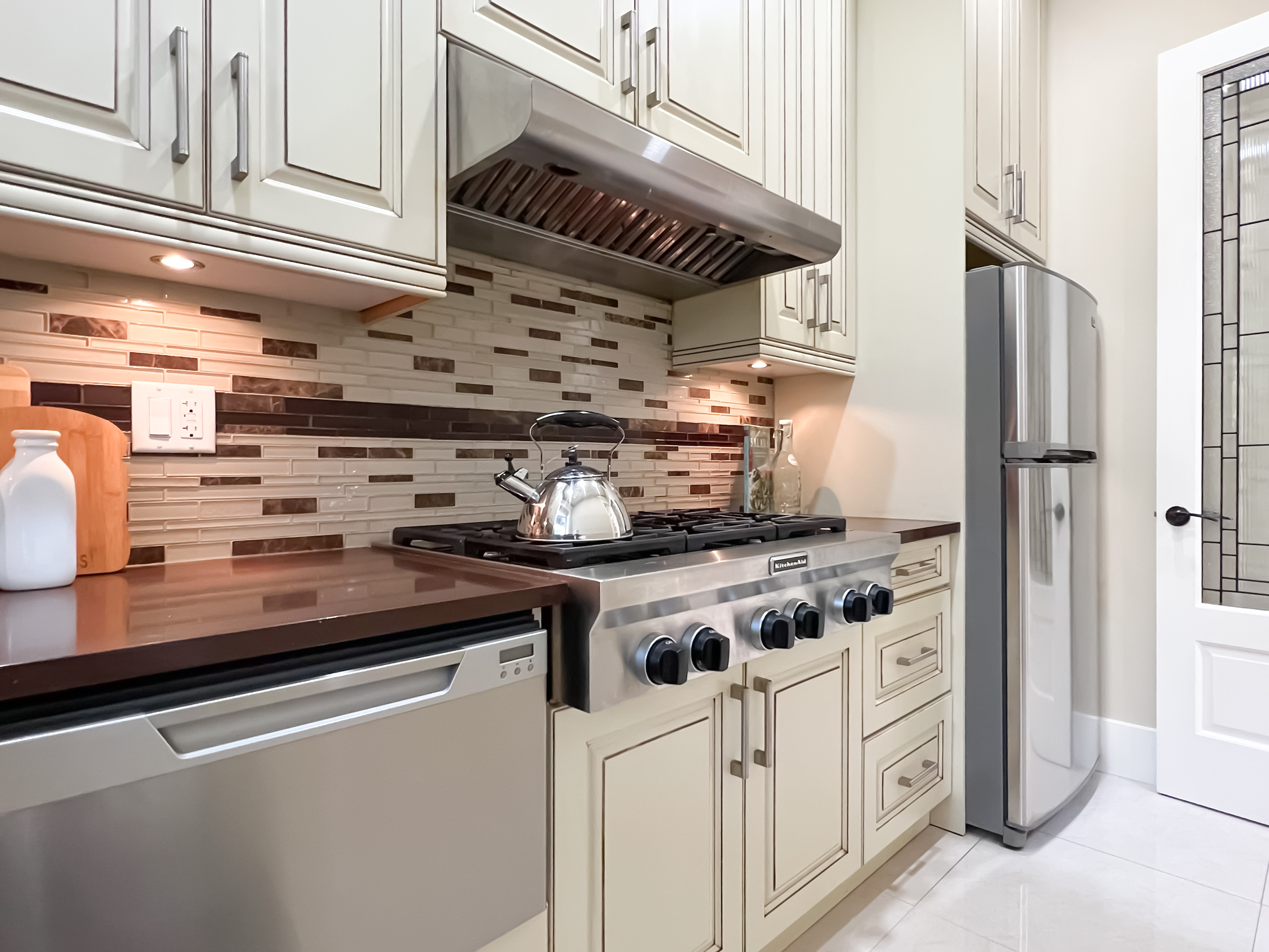 5651 CATHAY ROAD 16