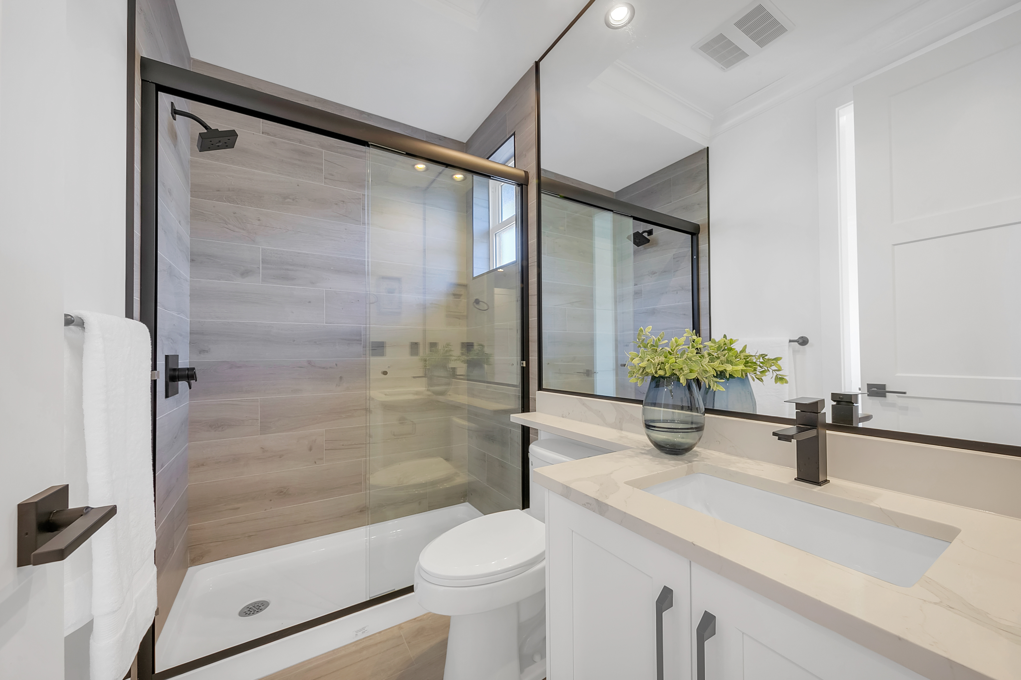 11720 4th Avenue, Richmond 16