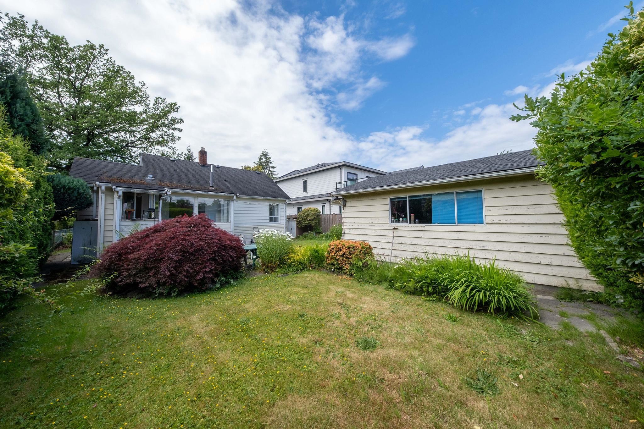 2120 STIRLING AVENUE 24