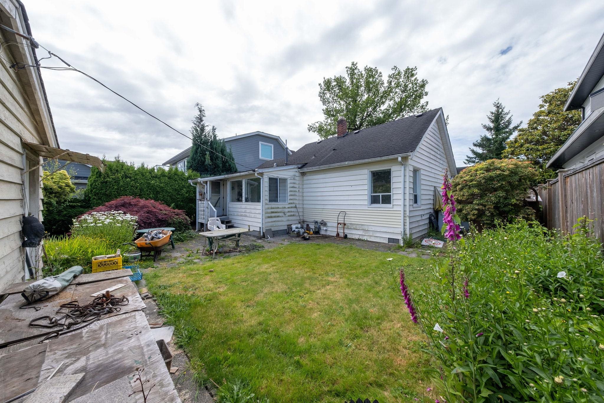 2120 STIRLING AVENUE 19