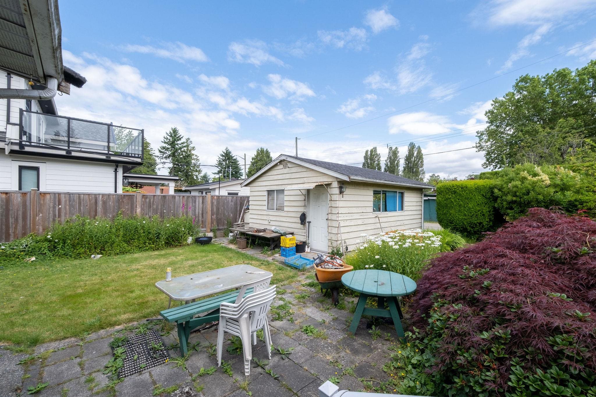 2120 STIRLING AVENUE 17