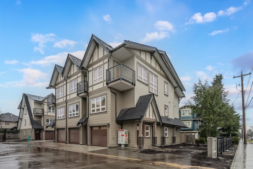4 9820 ALBERTA ROAD 2