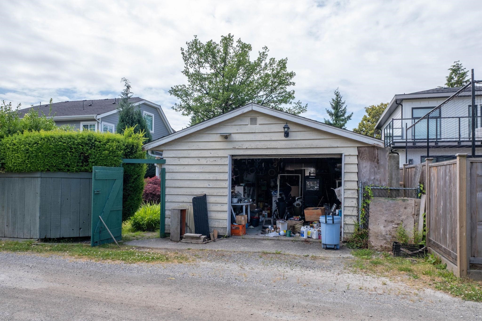 2120 STIRLING AVENUE 23