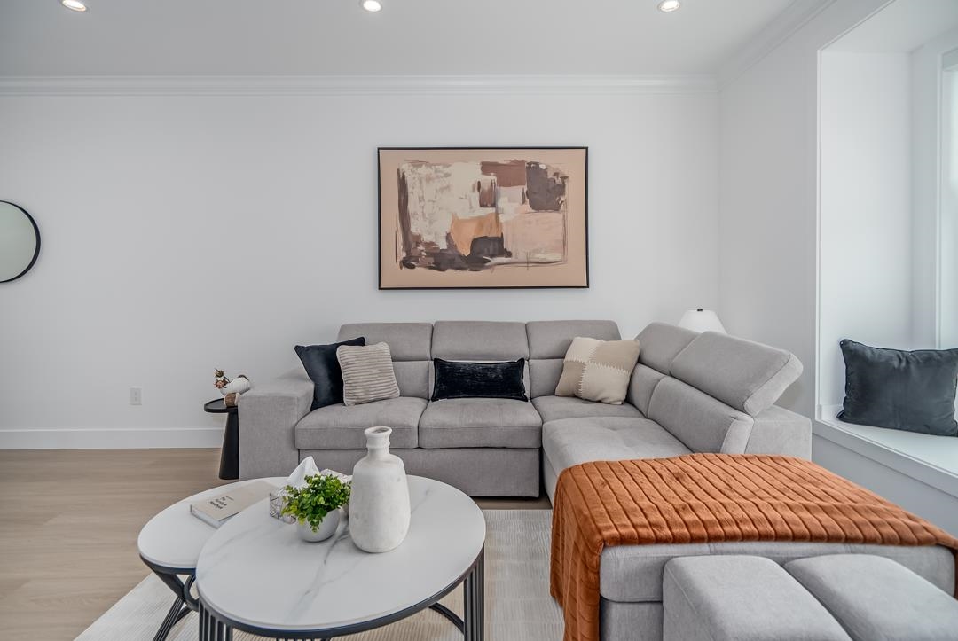 4 22811 MCLEAN AVENUE 4
