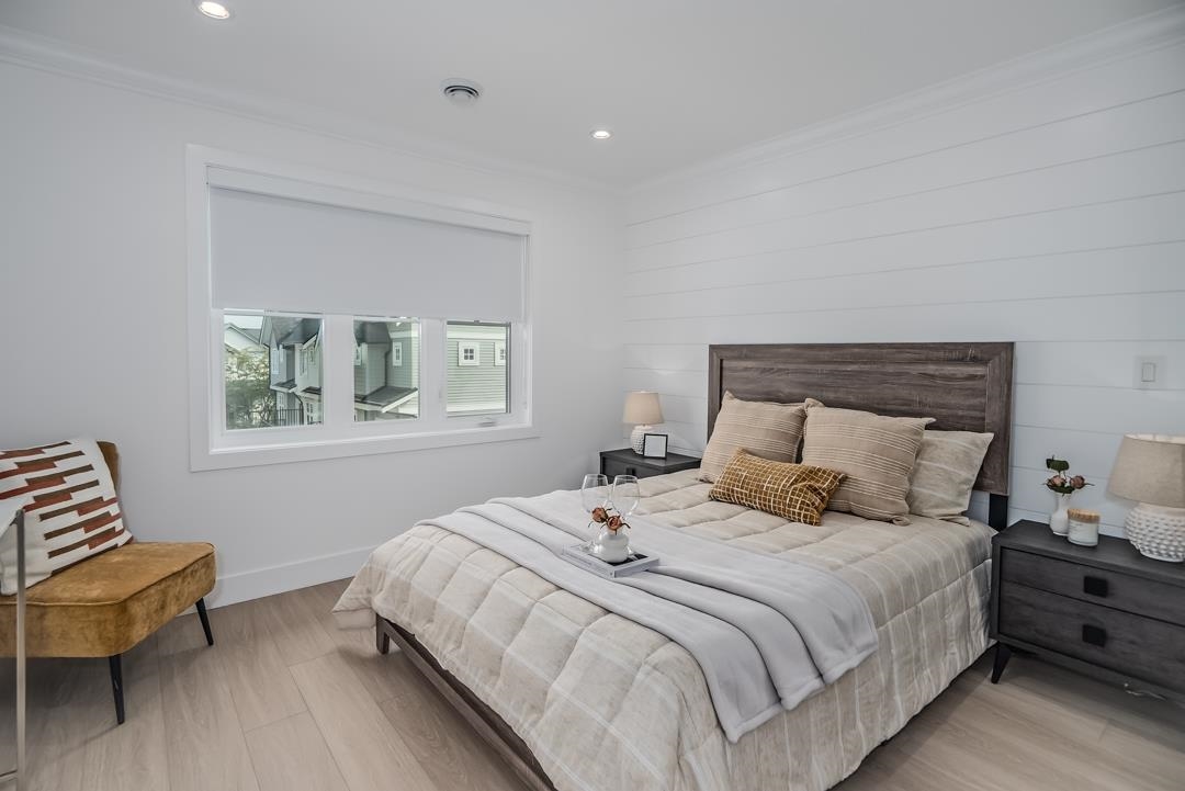 2 22811 MCLEAN AVENUE 14