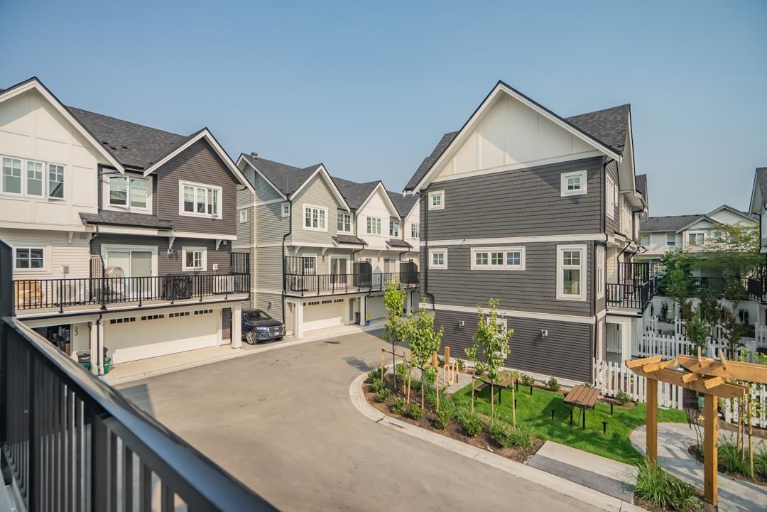 17 22811 MCLEAN AVENUE 24